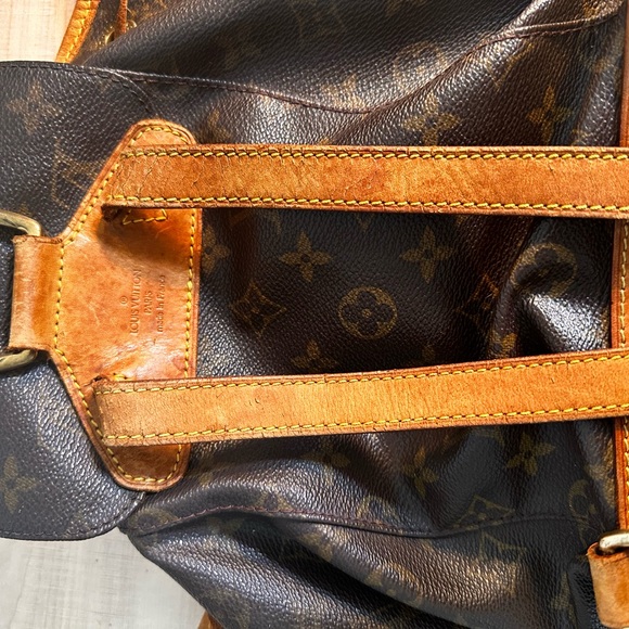 ❌ SOLD ❌ Louis Vuitton montsouris backpack - Picture 9 of 14